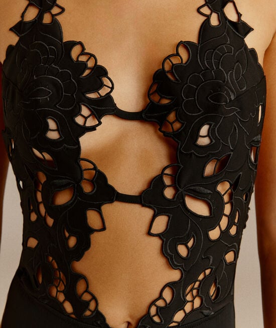 SANDLAKE ONE PIECE LIVYSTONE;${refinementColor}