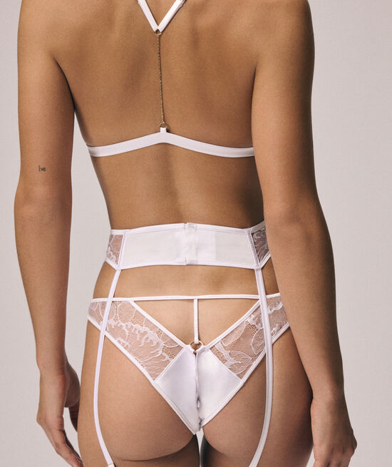 ADORN SOFT TRIANGLE;${refinementColor}